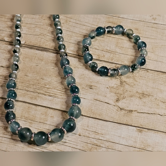 Silver Blue/Green Graduated Glass Beaded Necklace & Matching Stretch Bracelet - Picture 1 of 16